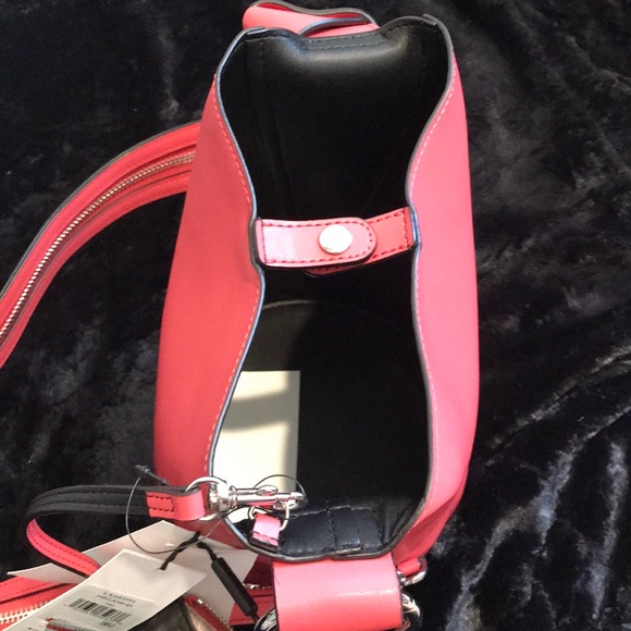 Calvin Klein Convertible Handbag/Backpack W/Wallet - Picture 14 of 16